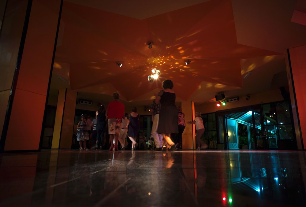 Atlantis Palace Hotel 3/50