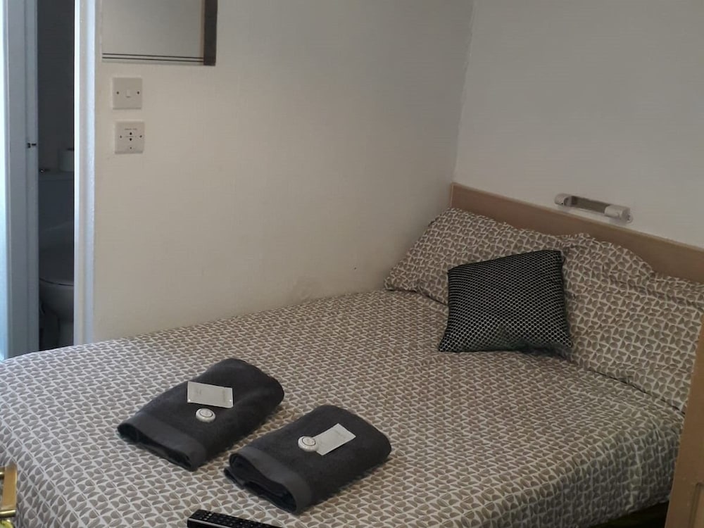 Belroy Hotel 25/36