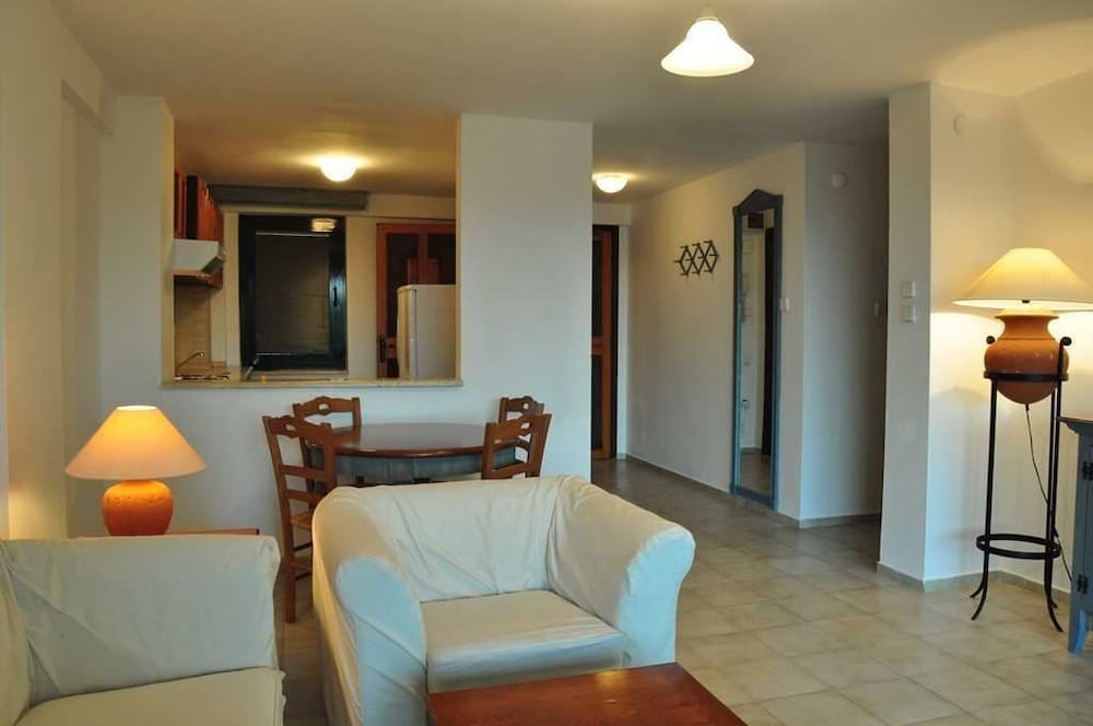 Palm Court Suites 23/48