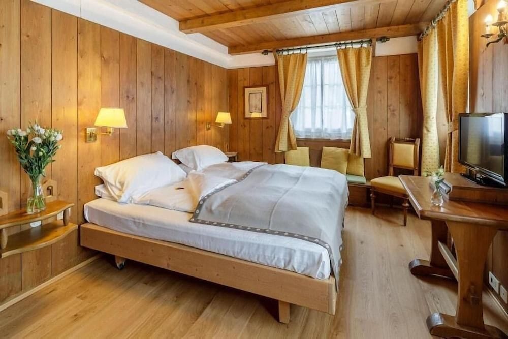 PARC HOTEL VICTORIA CORTINA 33/58
