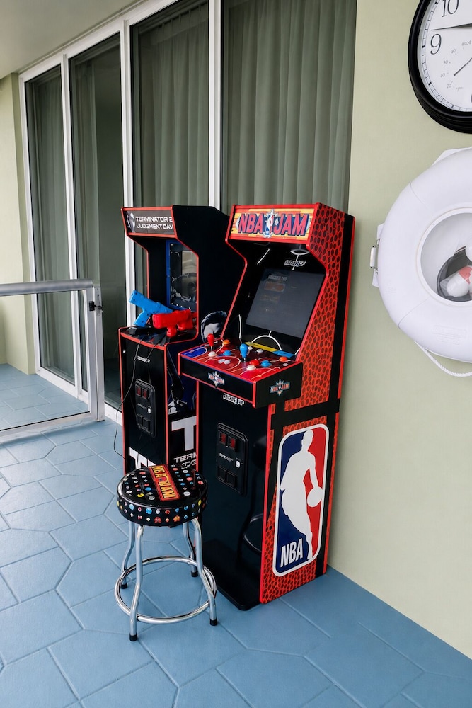 Hollywood Beach Tower 27/71