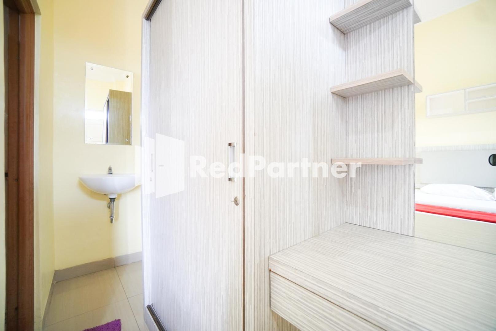OYO 3964 Indah Residence Syariah 45/47