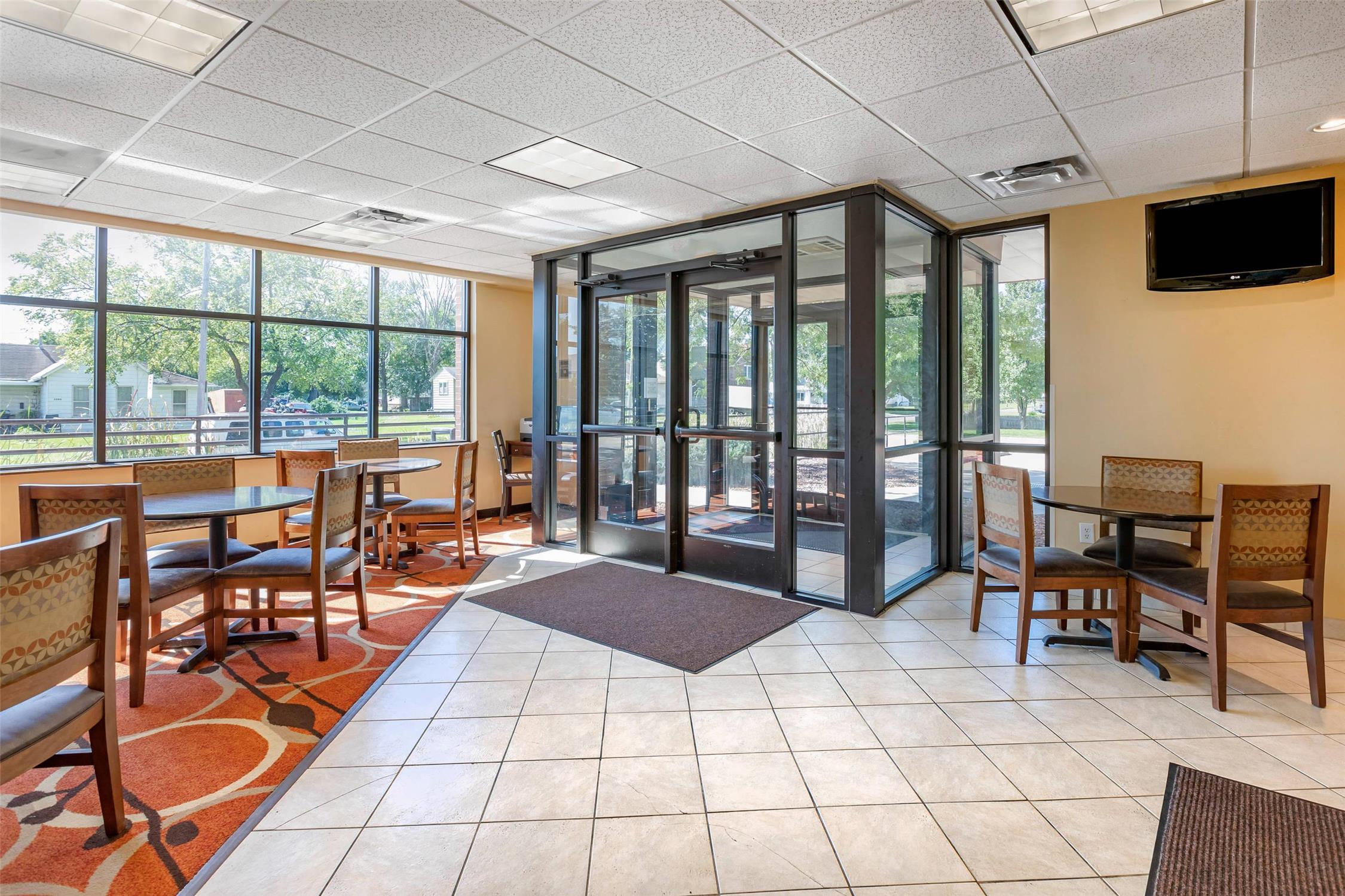 Econo Lodge Inn & Suites Des Moines Fairgrounds Area 28/37