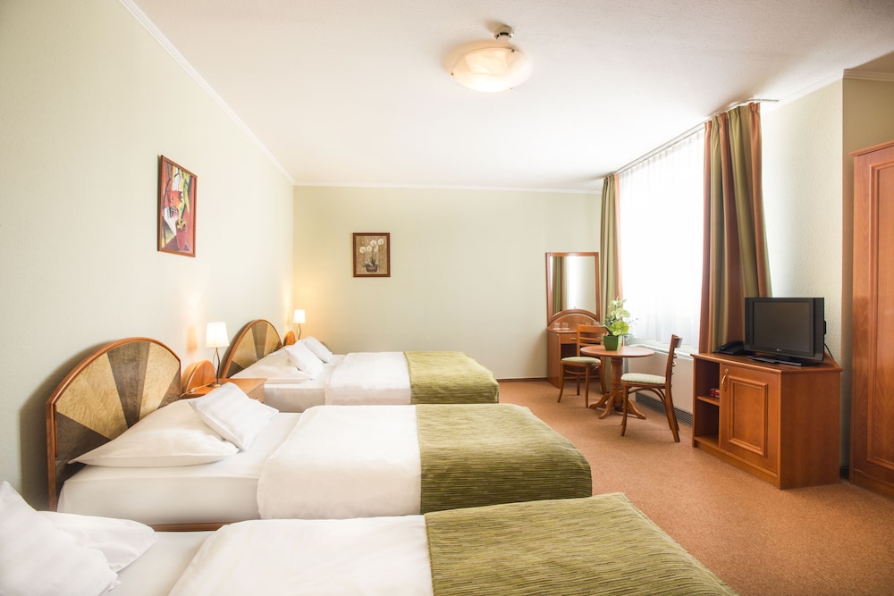 Baross Hotel by Mellow Mood Hotels 12/53