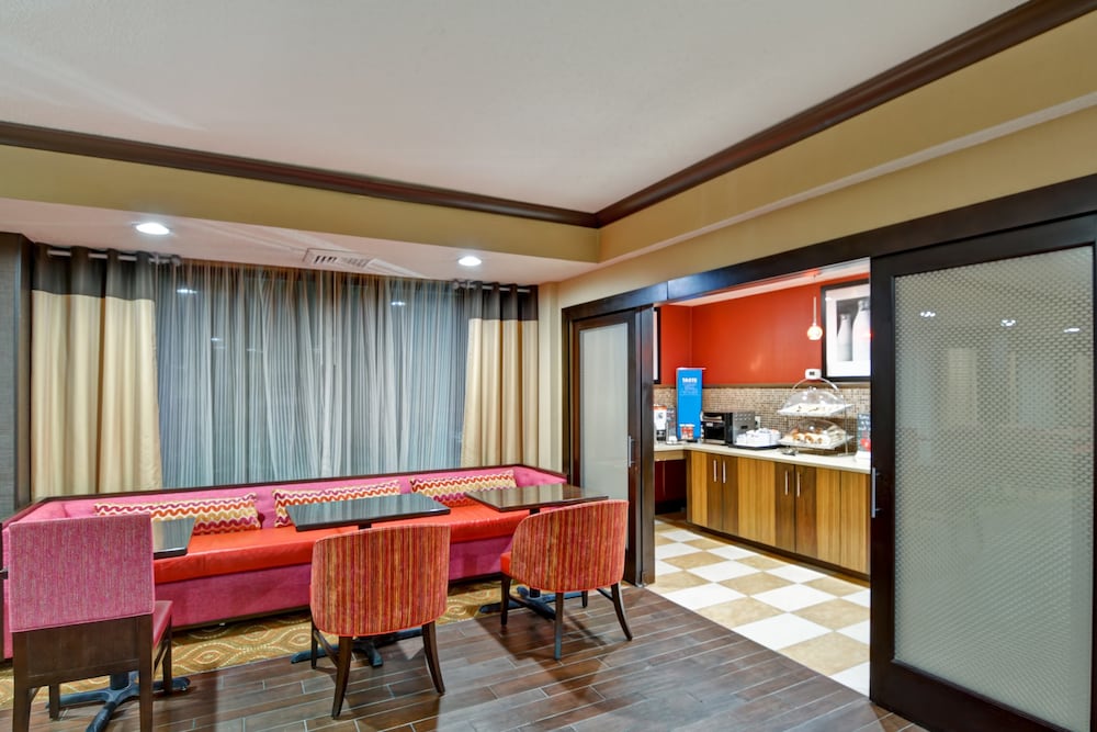Hampton Inn Albany Wolf Road 43/65