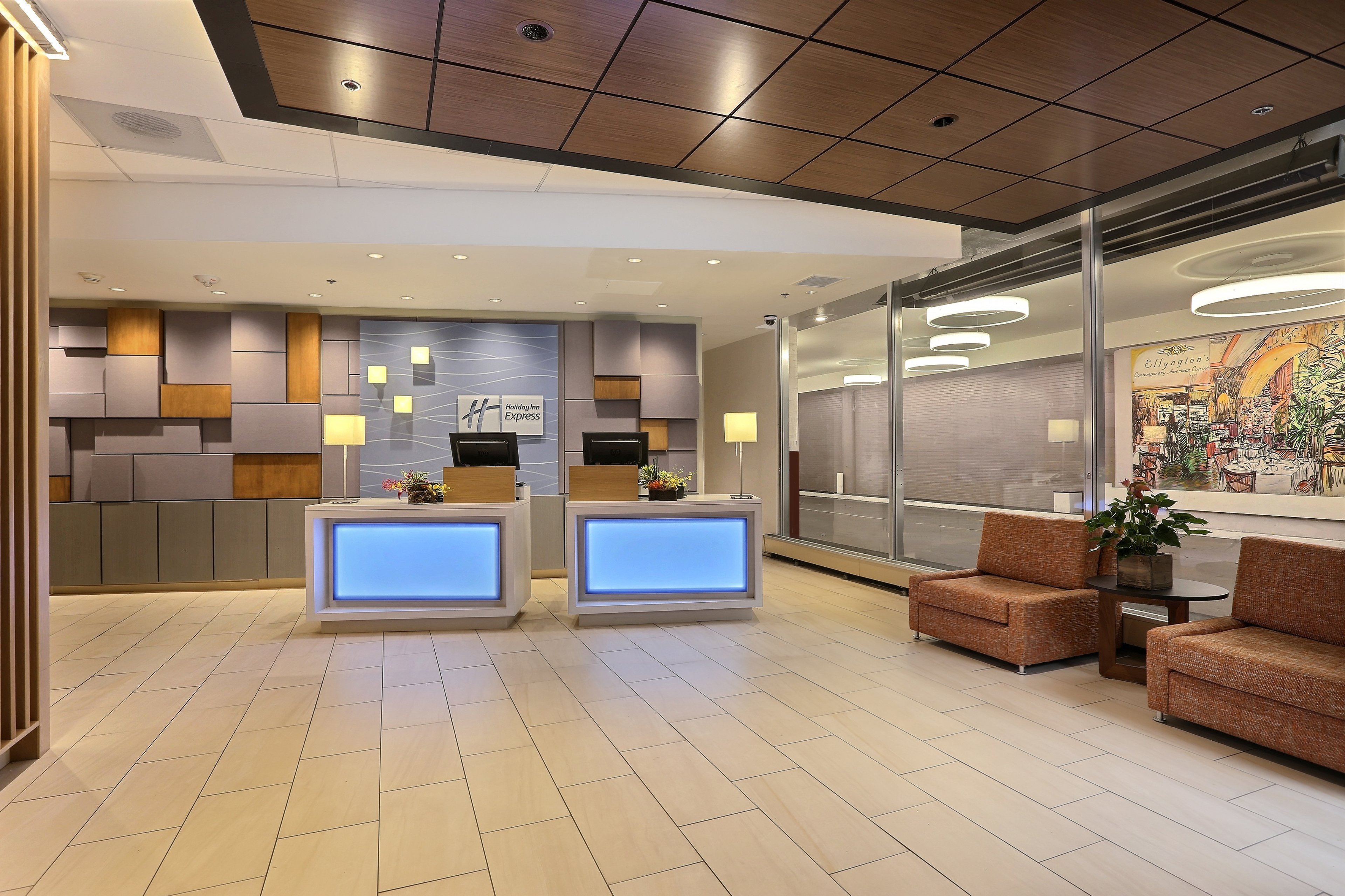 Holiday Inn Express Denver Downtown 2/44