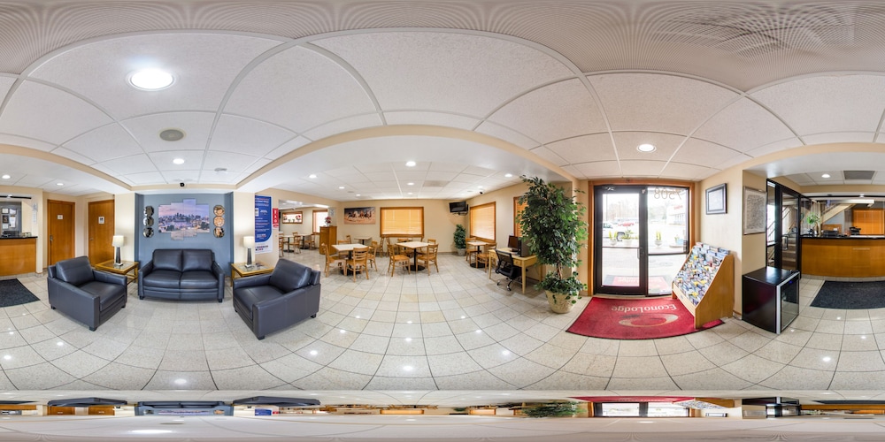 Econo Lodge Inn and Suites I-35 at Shawnee Mission 6/32
