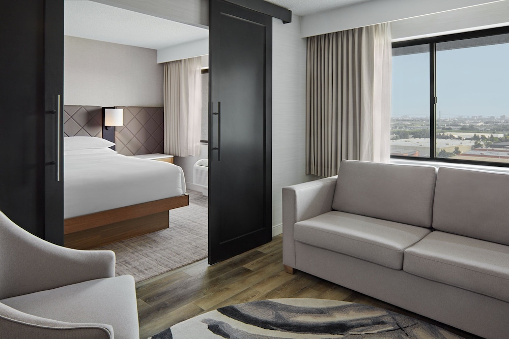 Delta Hotels by Marriott Toronto Markham 24/42