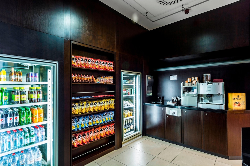 Courtyard By Marriott Prague Airport 45/59