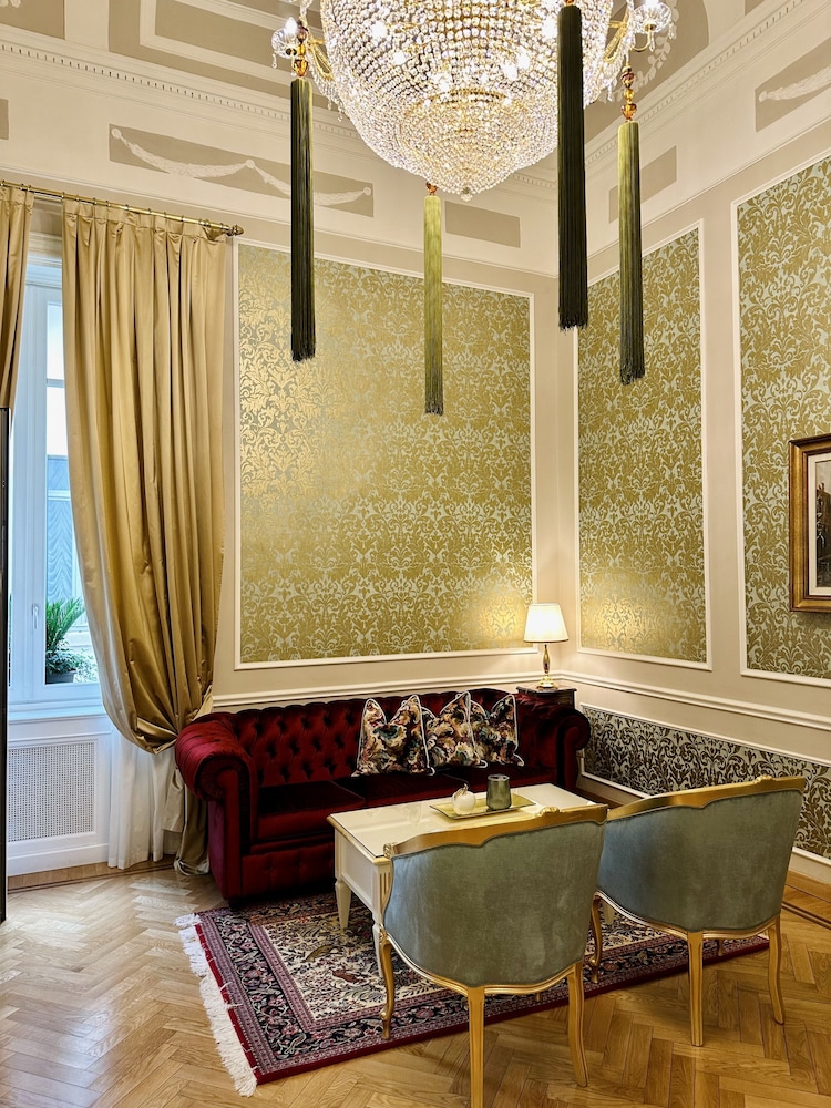 Palazzo Monga Boutique Guesthouse 49/66