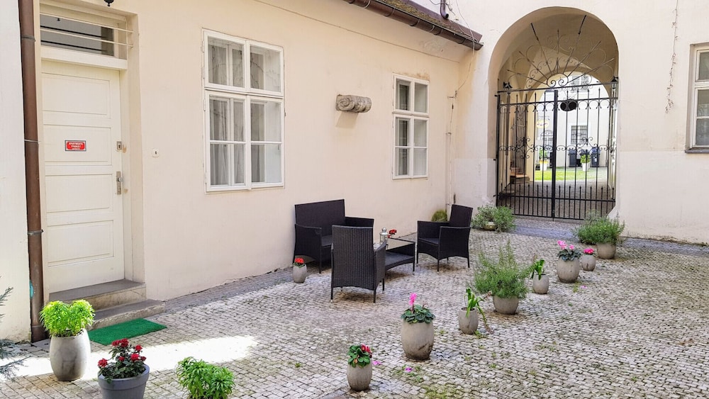 Apartments Tynska 7 45/50