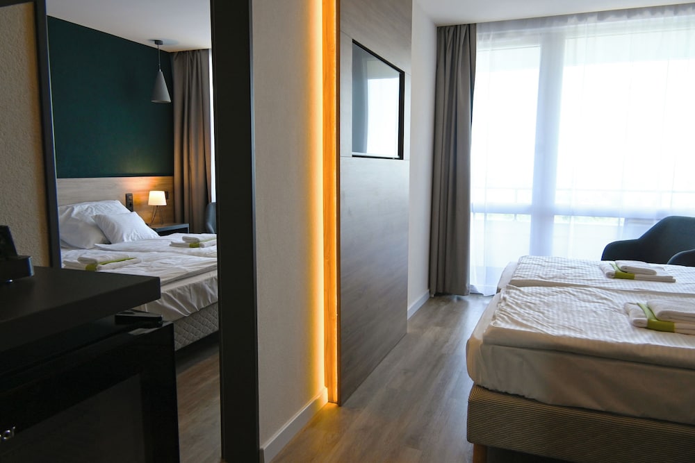 CITY PARTNER HOTEL SZIESZTA 11/24