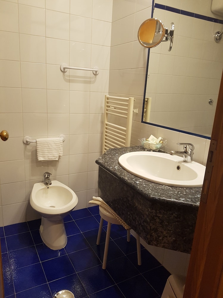 Hotel Piemonte Rome 12/45