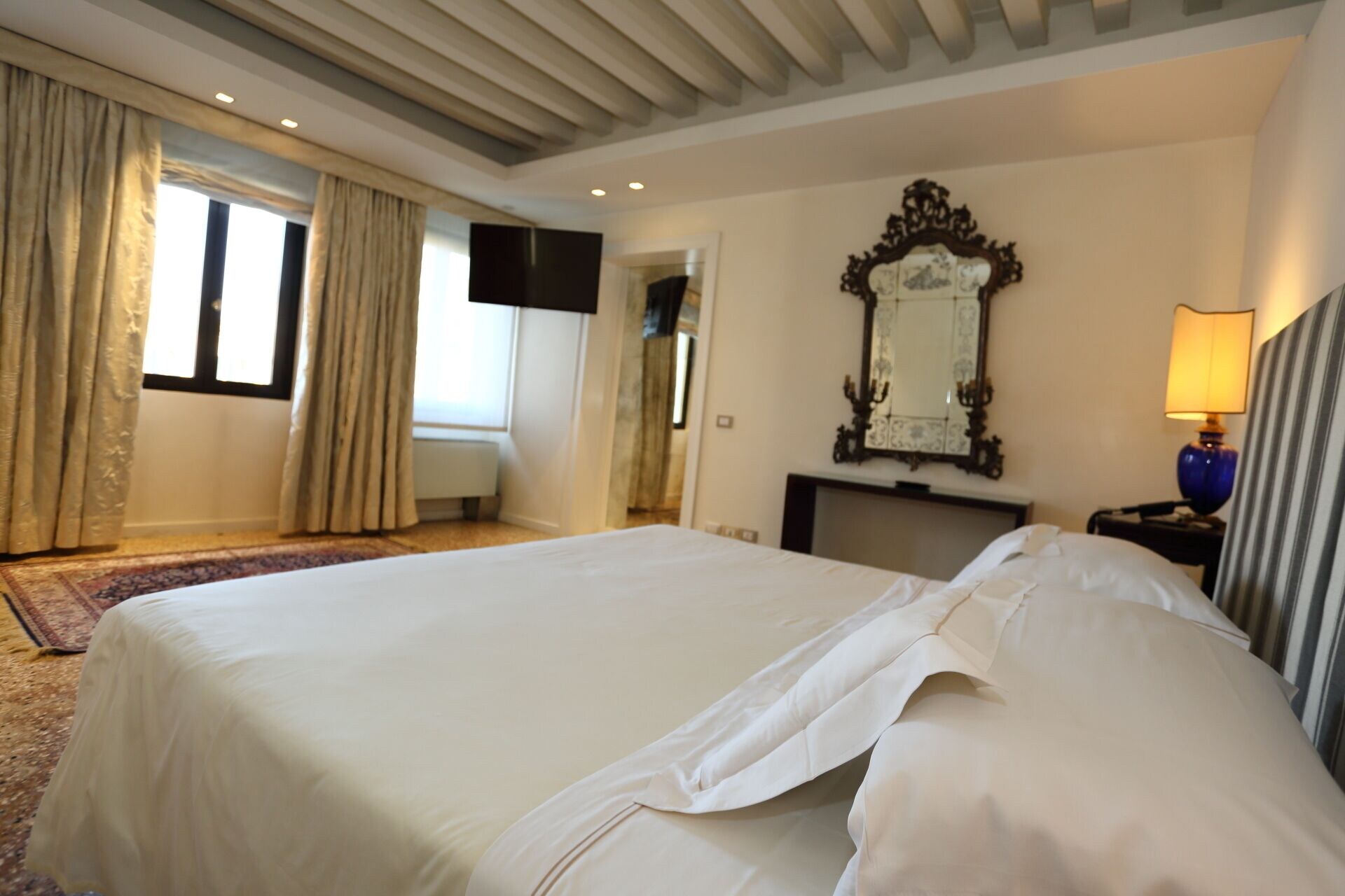 Premium, Suite, King Bed, Canal View, Terrace, Ca' Nigra Lagoon Resort 3/8