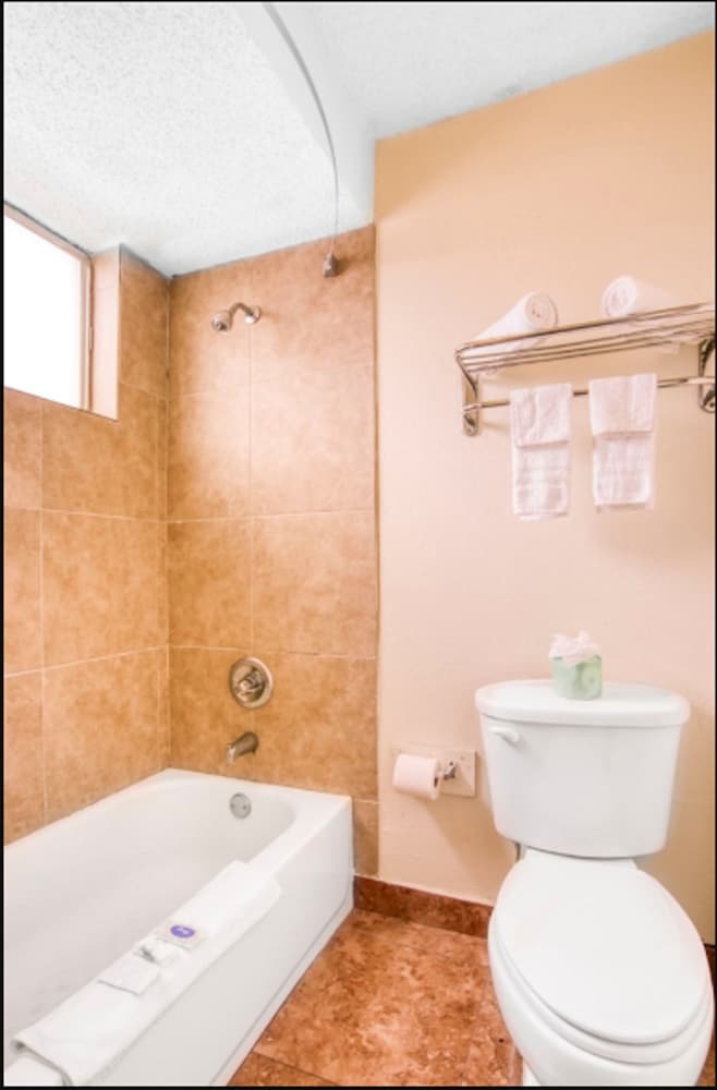 Hotel Alexandria LA - Hwy 165 26/46