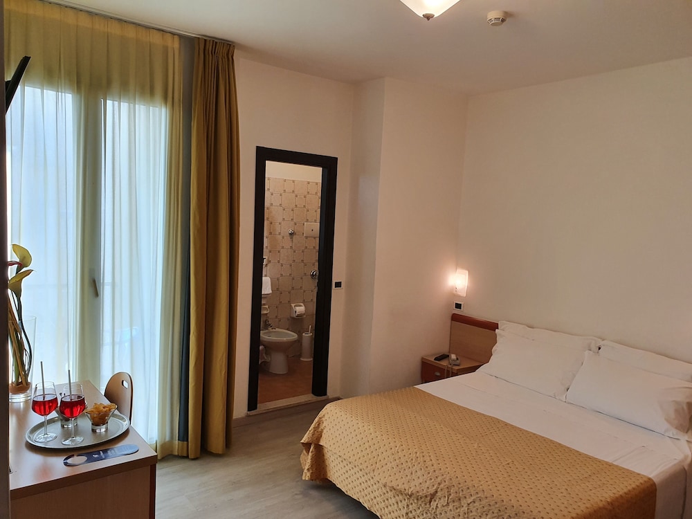 Hotel Tilmar 34/43