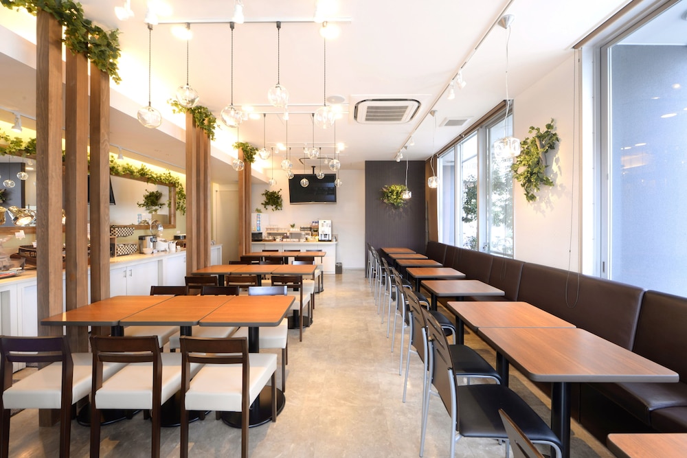 Vessel Inn Hiroshima Ekimae 50/62