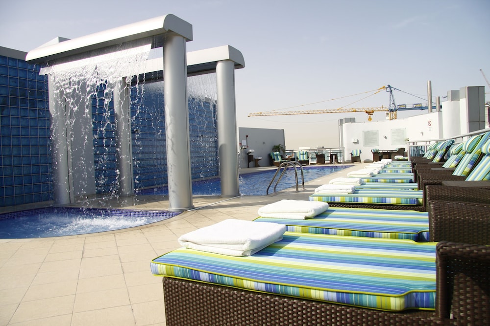 swimming pool spa