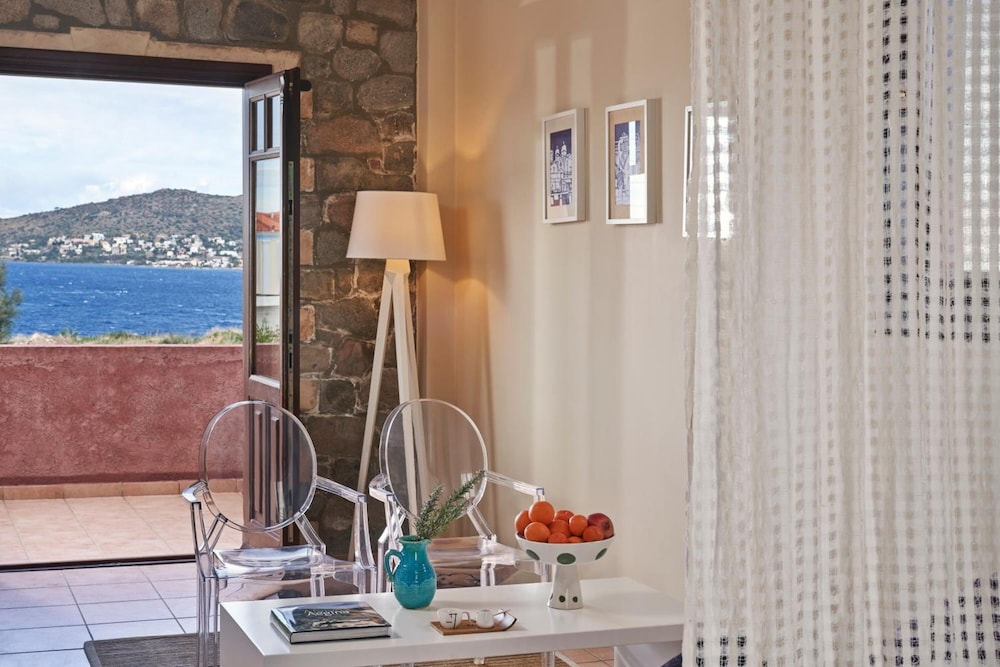 Angelina Aegina Escape 9/48