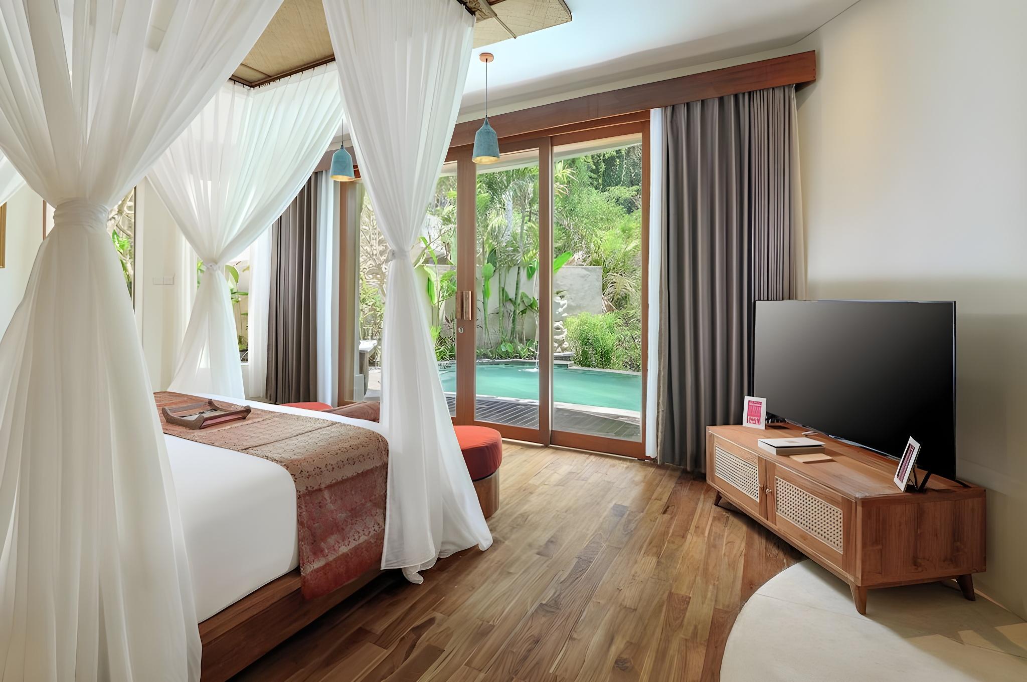 POOL, JUNGLE, SUITE