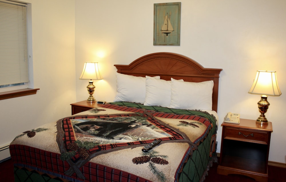 Suite, Queen Bed, Stair Access Only