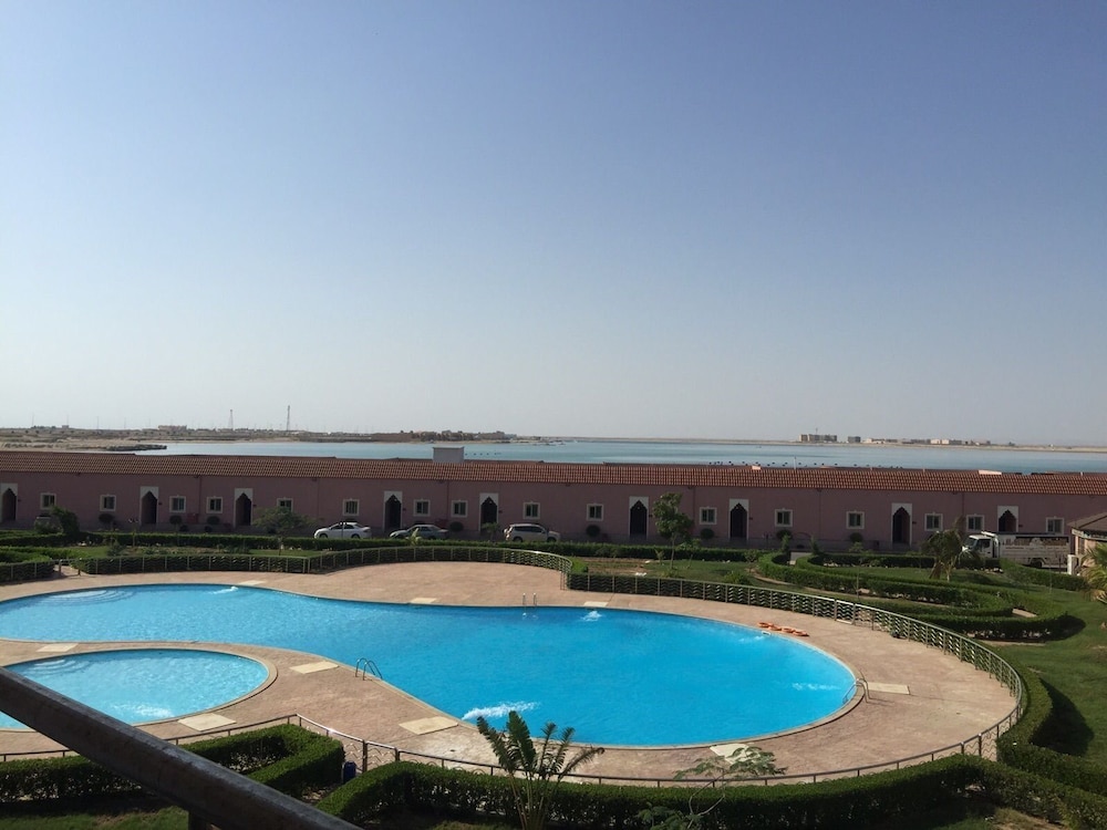GOLDEN MARINA RESORT 41/50