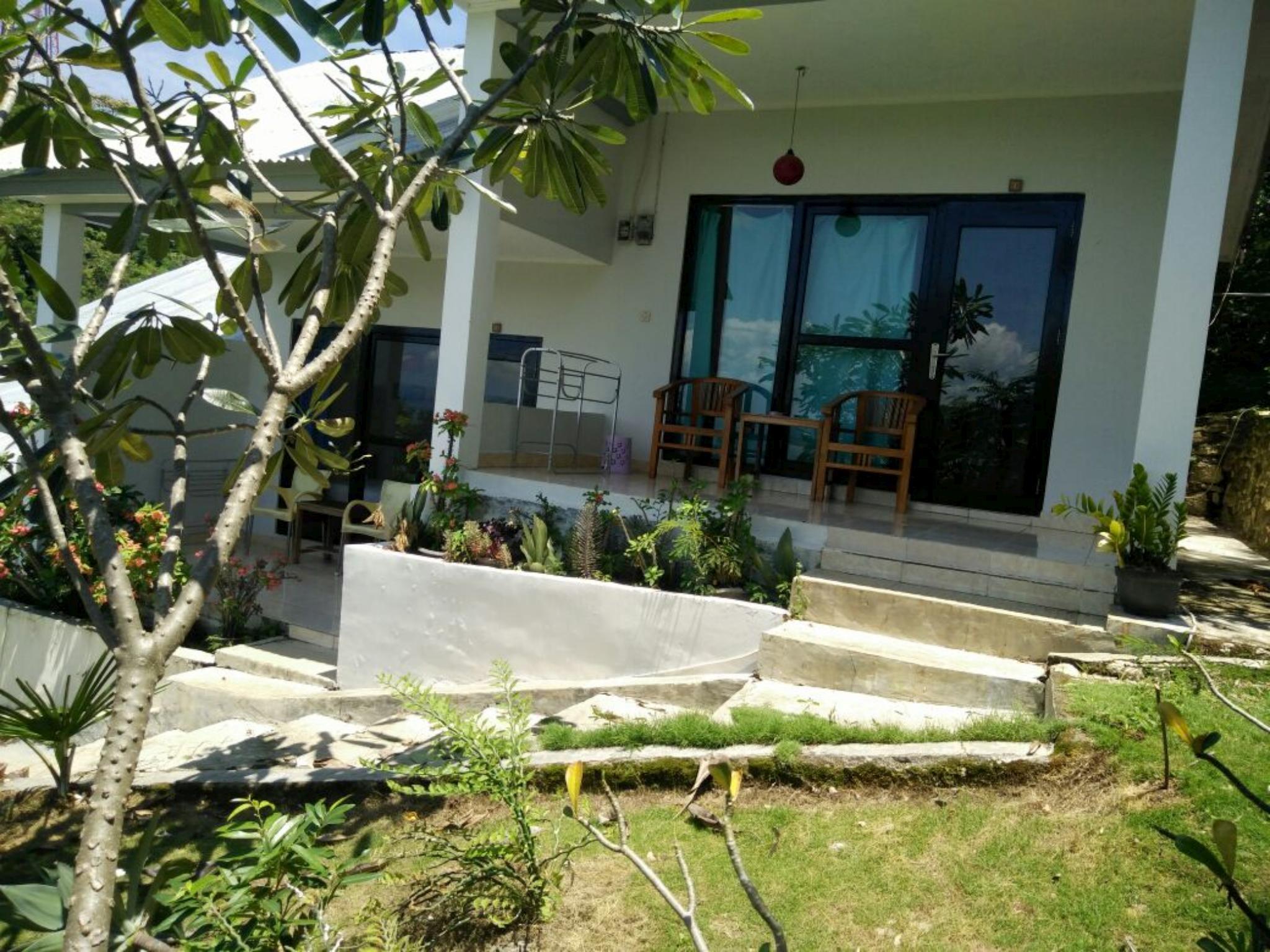 CF Komodo Hotel 35/36