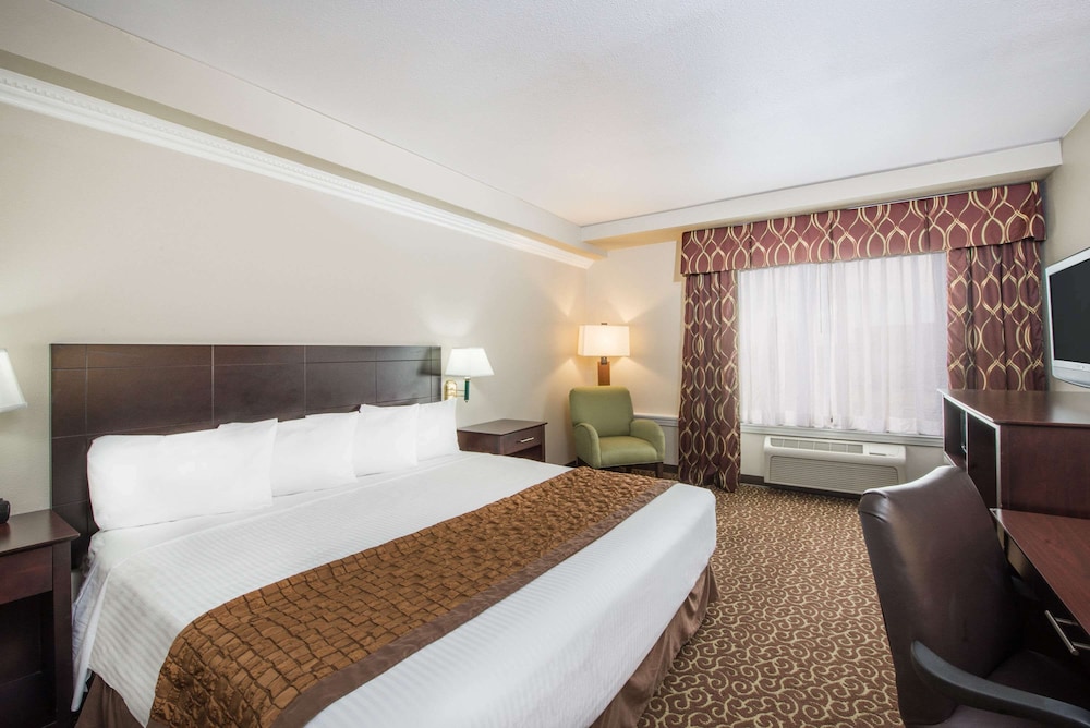 Hawthorn Suites by Wyndham El Paso Airport 6/28