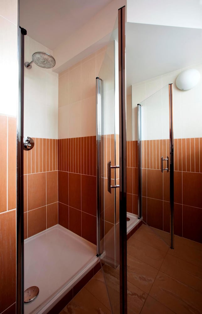Relax Inn Hotel Prague 32/36