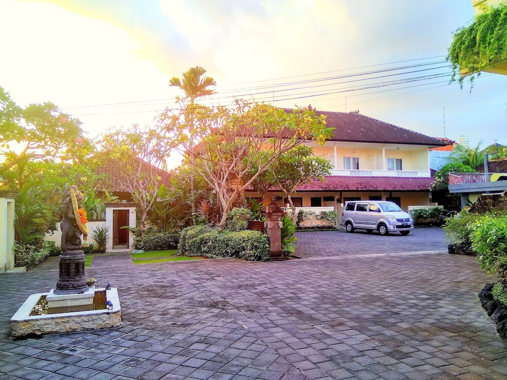 Nipuri Hotel 44/71
