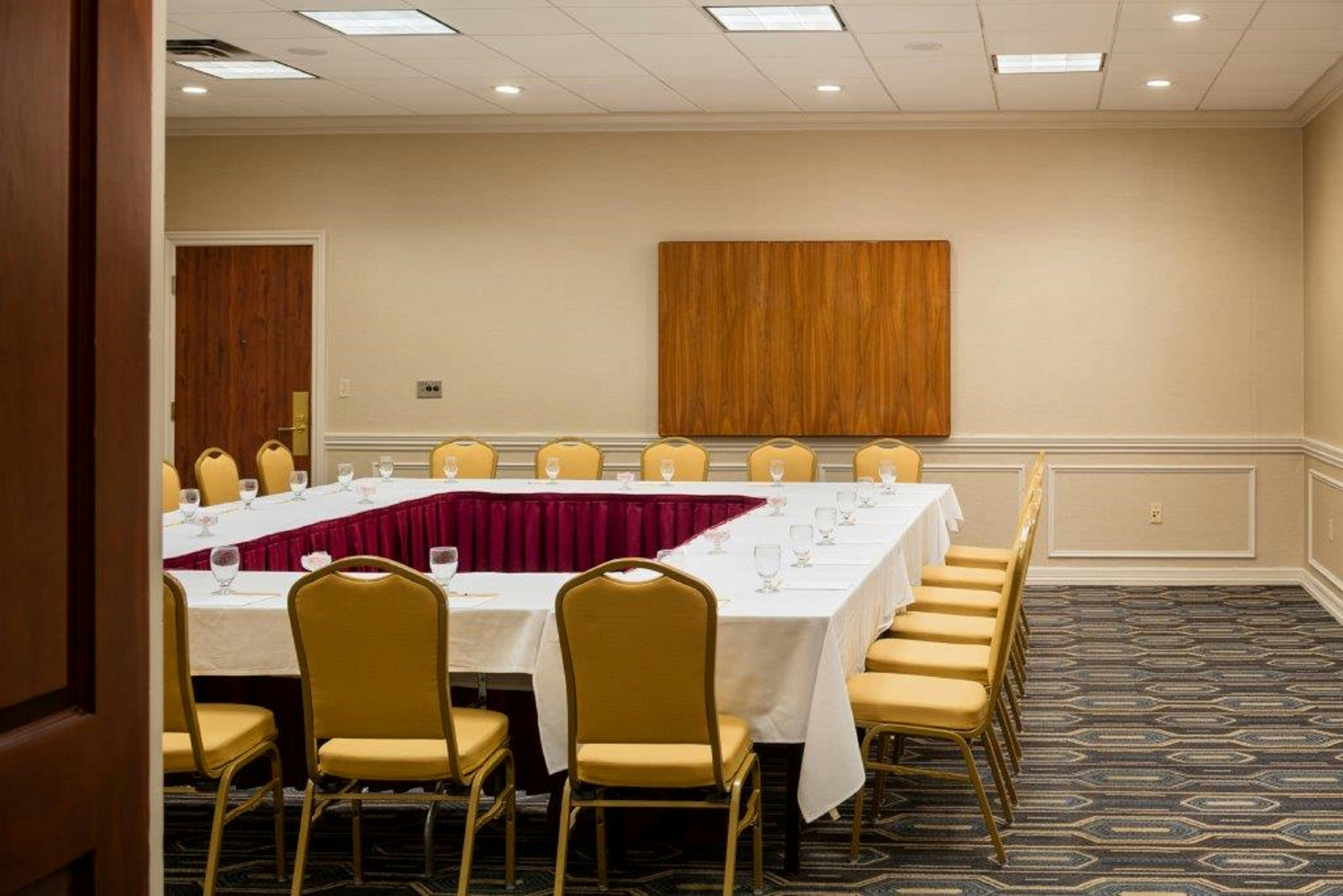 Doubletree By Hilton Hotel Leominster 63/68
