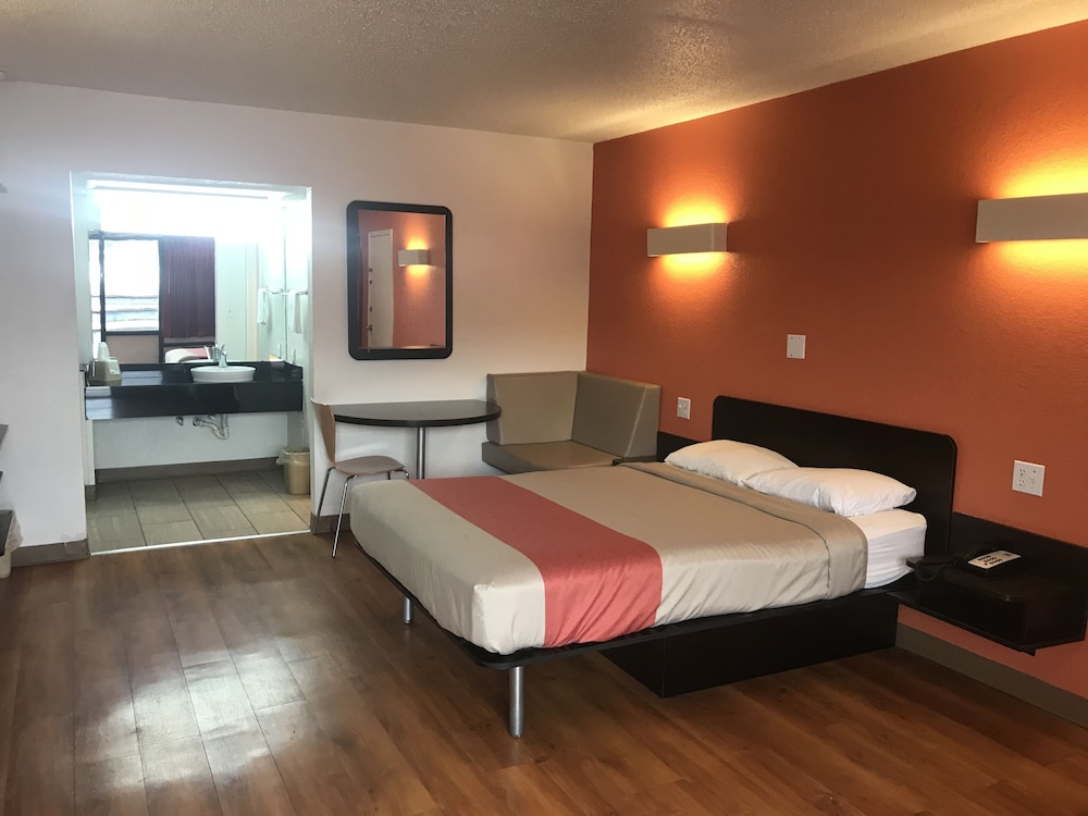 Motel6 Sallisaw, OK 10/38