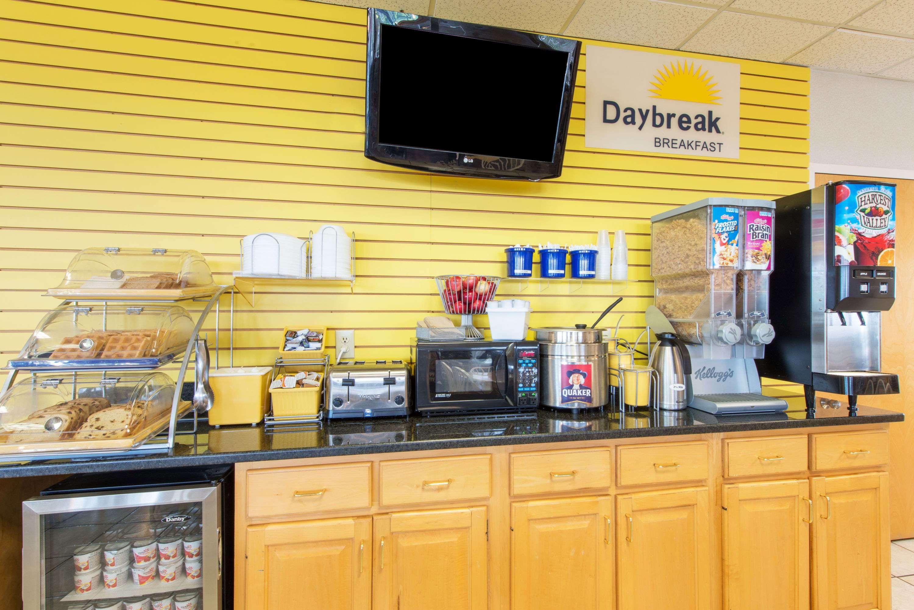 Days Inn by Wyndham Elizabethtown 2/16