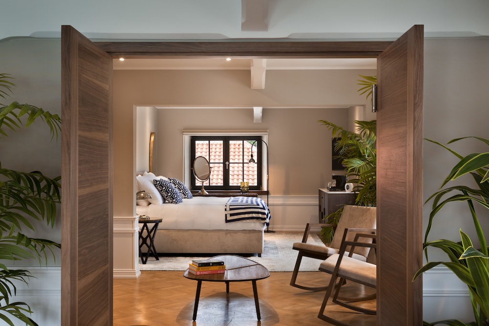 Brown Beach House Design Hotel 63/75