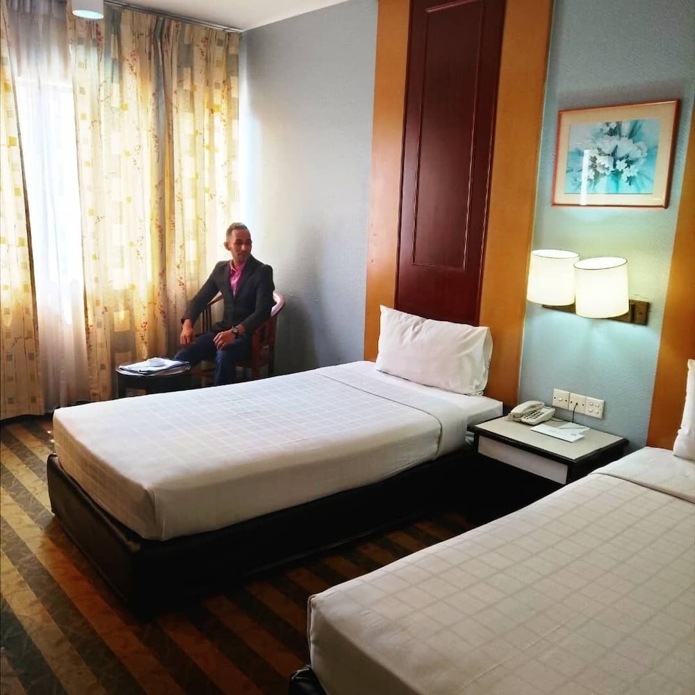 Palace Hotel 14/45