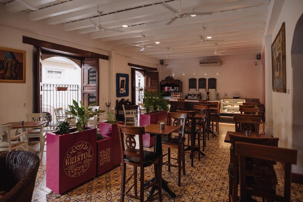 LA GRAN FRANCIA HOTEL AND RESTAURANT 35/48