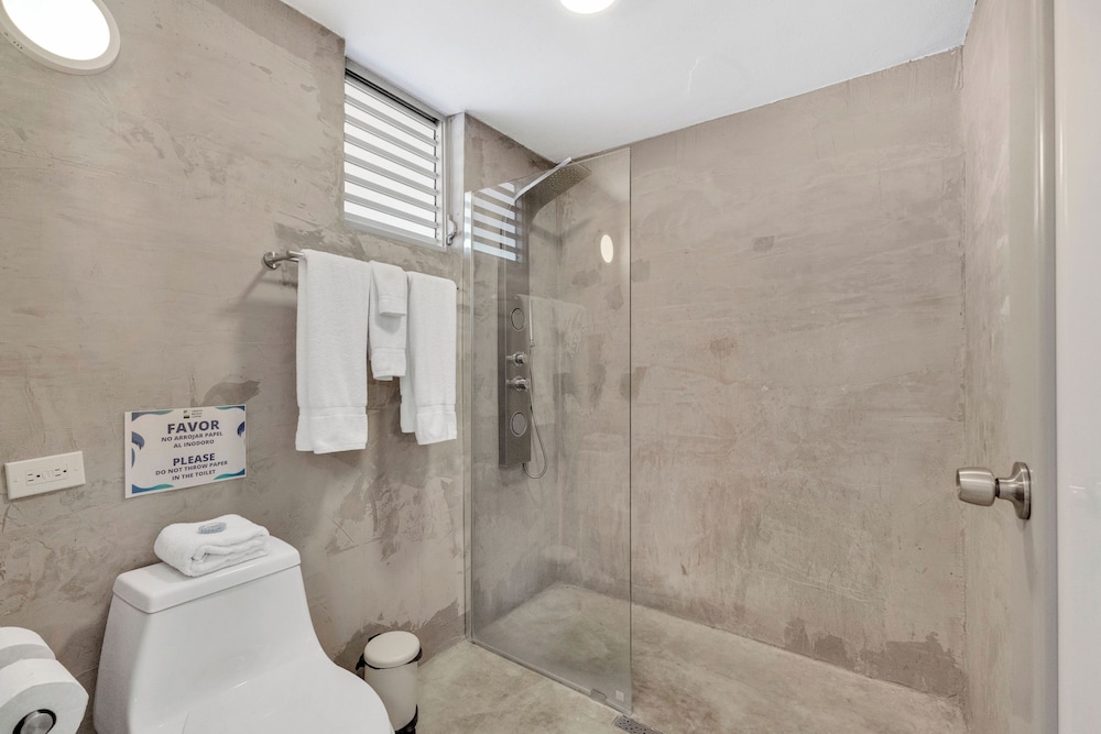 Viento Beach Lodge 32/35