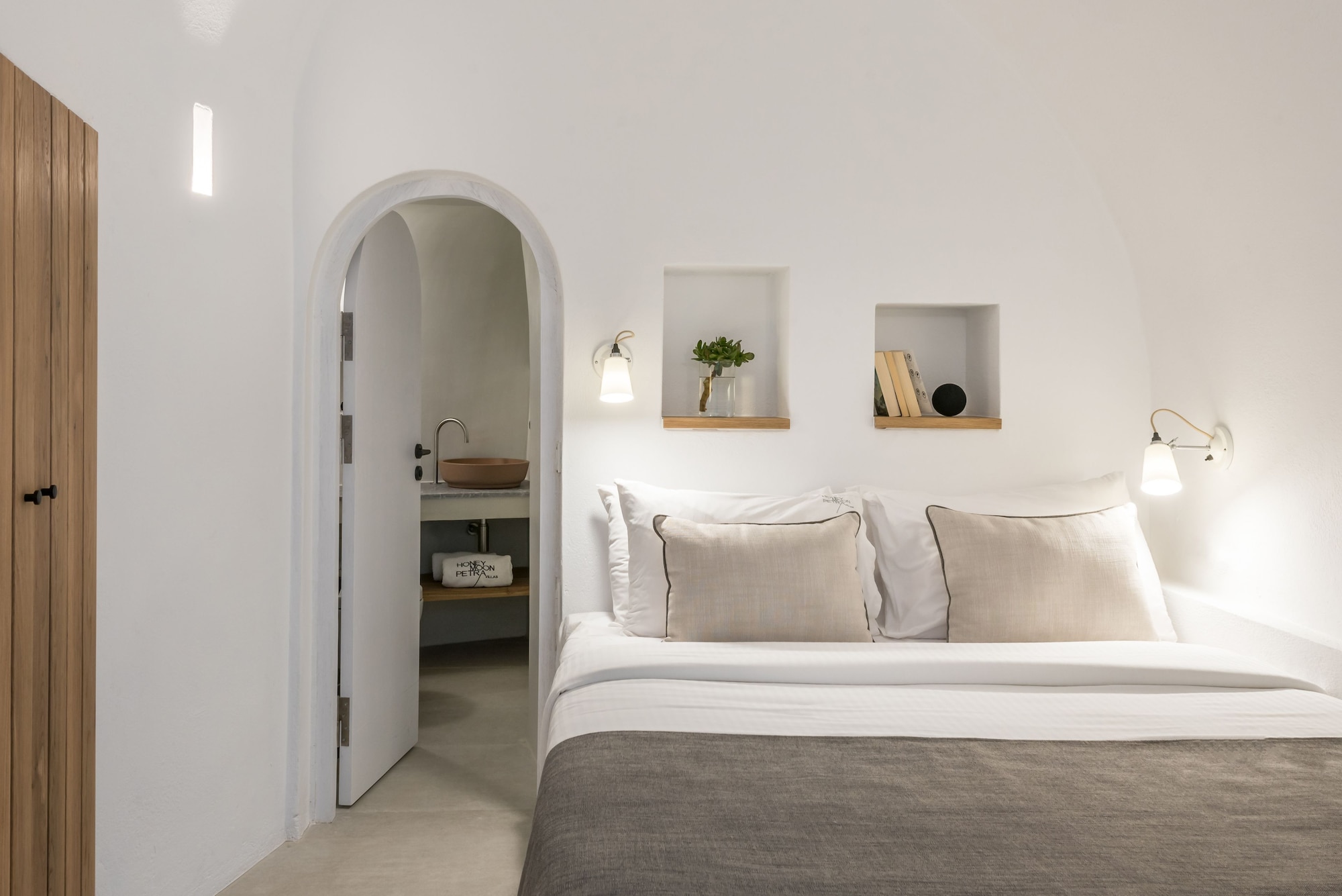 TRADITIONAL, APARTMENT, CALDERA VIEW
