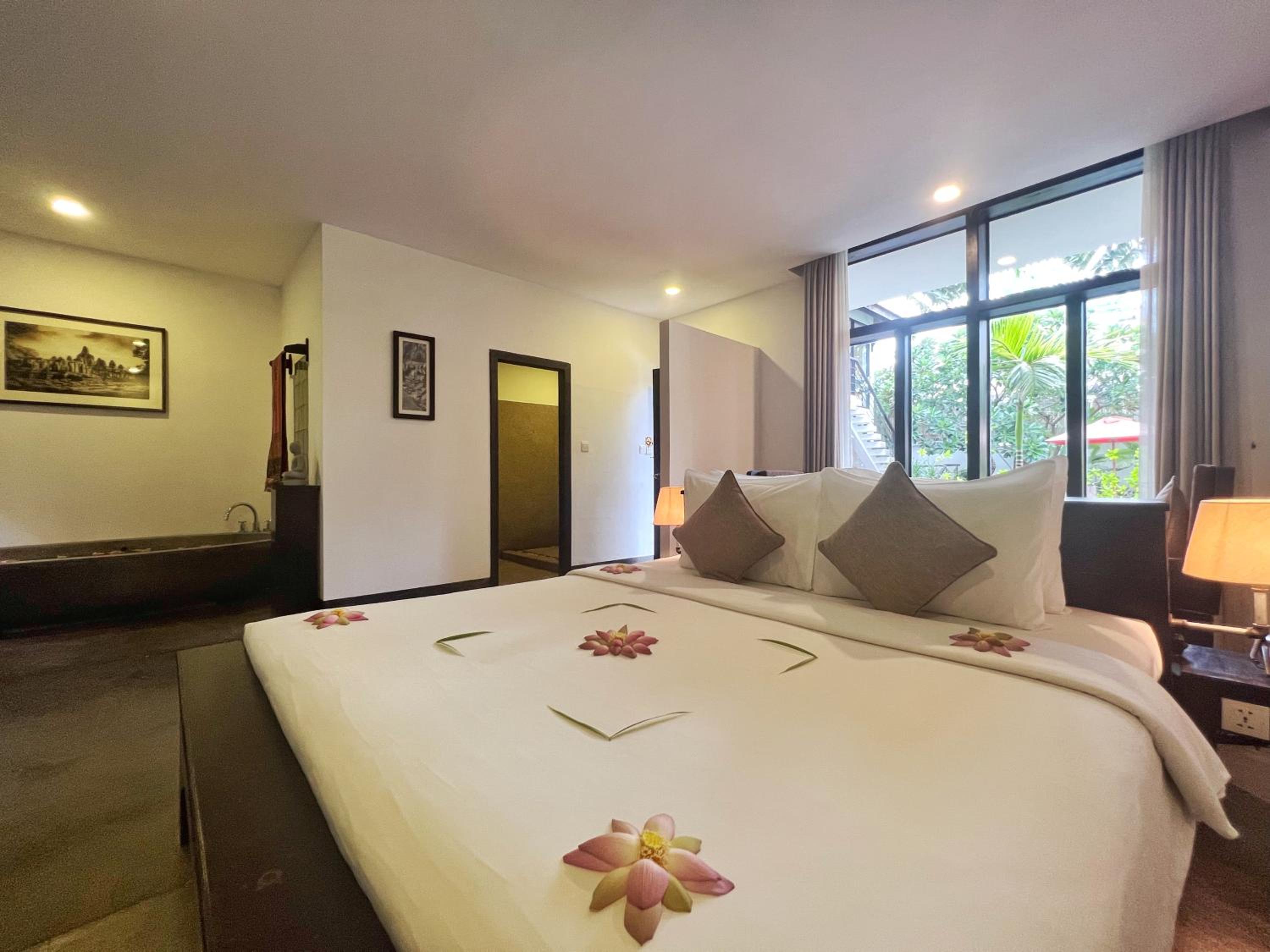 Deluxe, Double Bed, Balcony, Pool Access