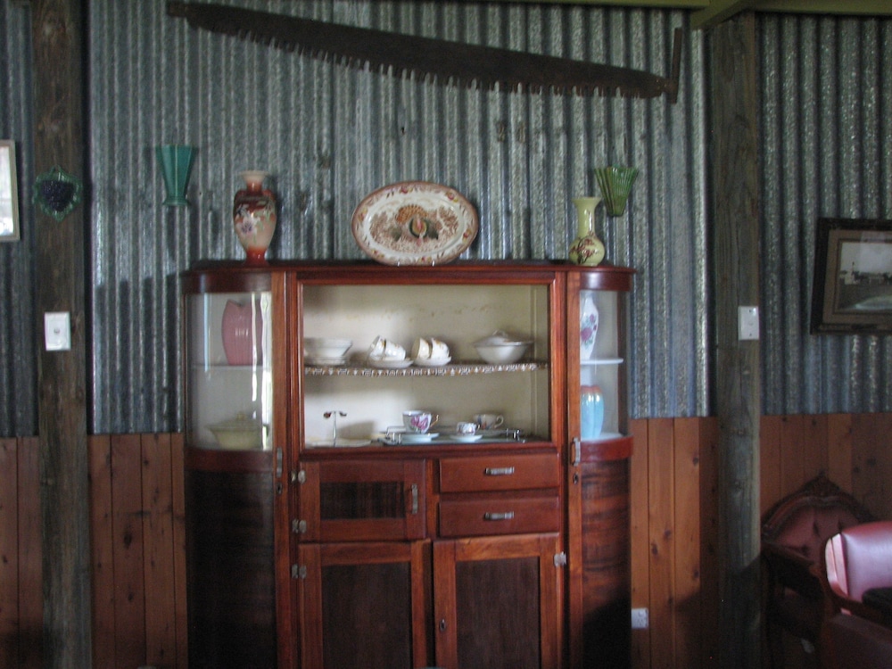 LOVEDALE COTTAGES 30/43