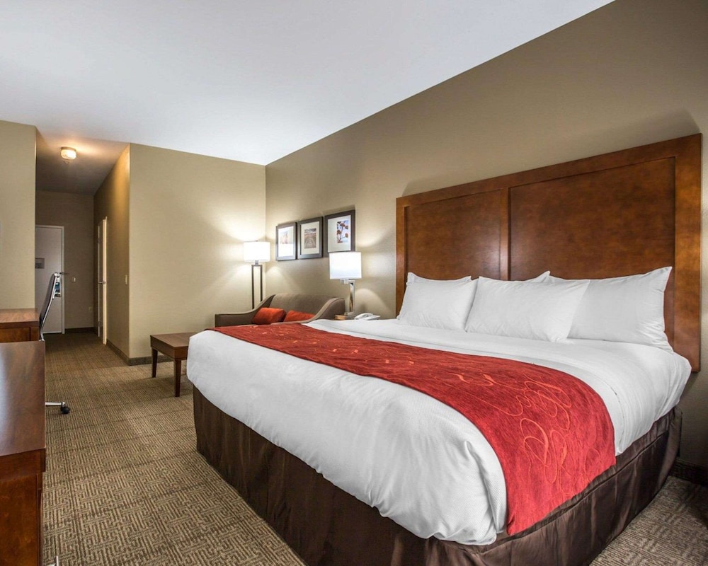 Comfort Suites Victorville-Hesperia 14/56