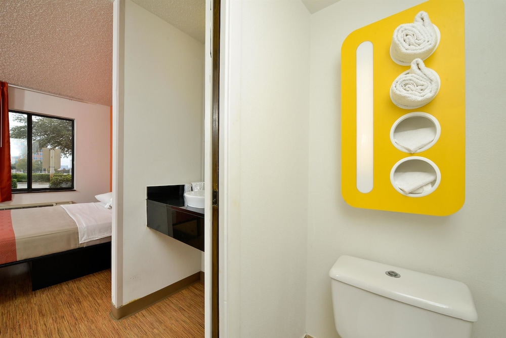 Motel6 Plano, TX - West - Frisco 24/25