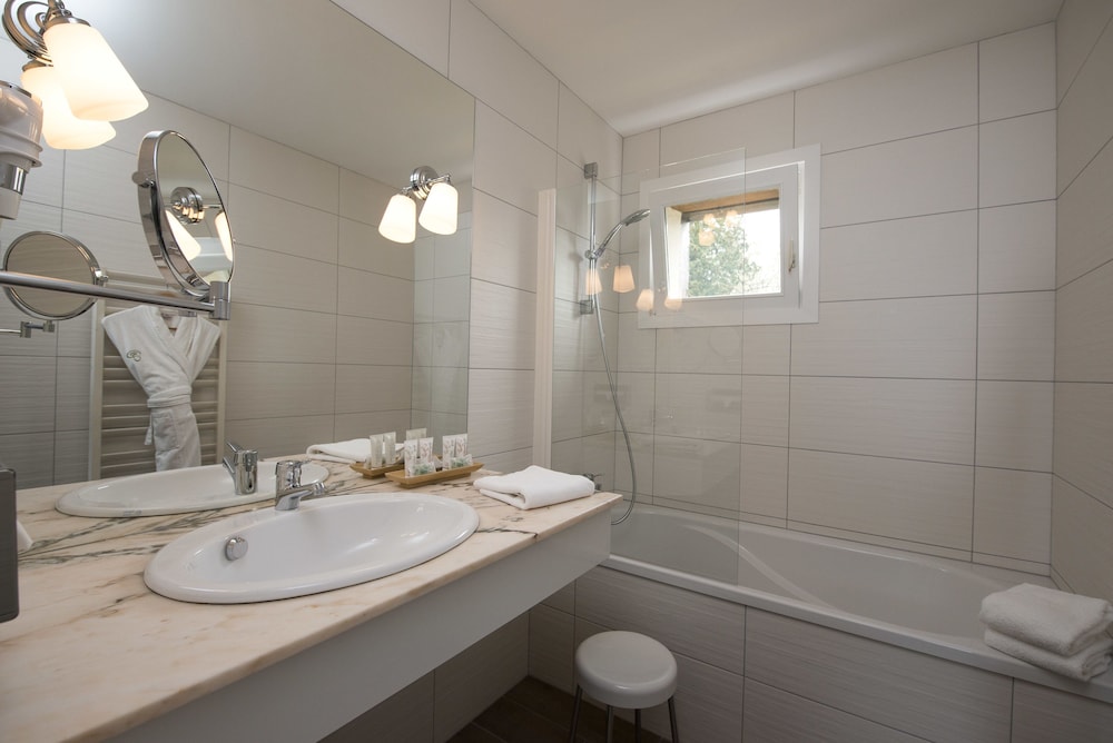 Le Manoir du Lys, The Originals Relais 46/49