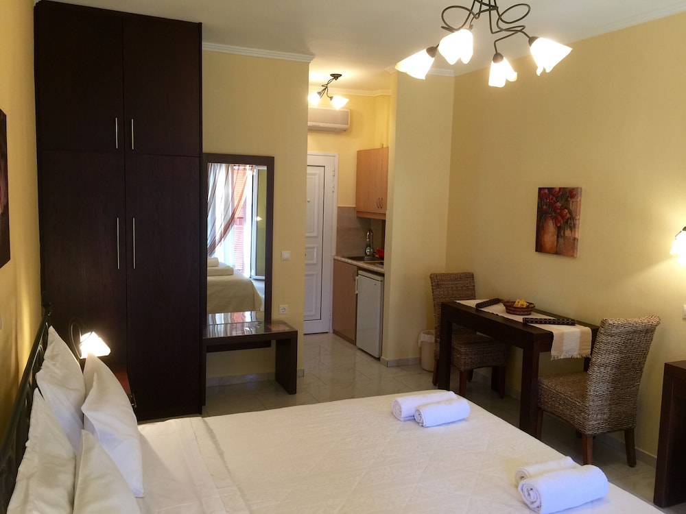 KOSTIS VILLAS 37/70
