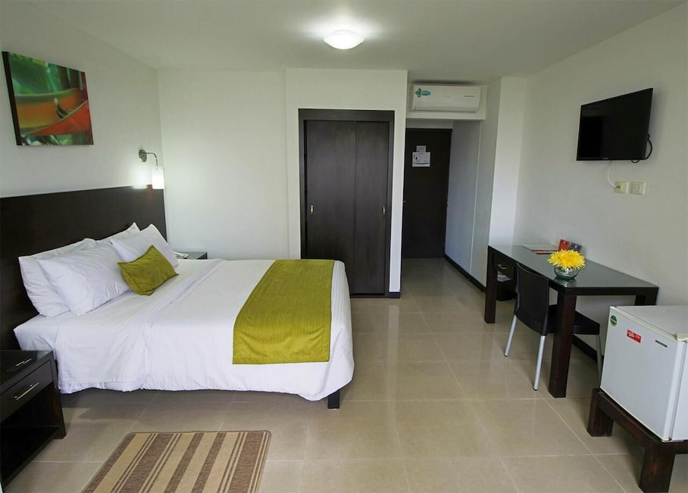 Hotel Pinares Plaza 11/22