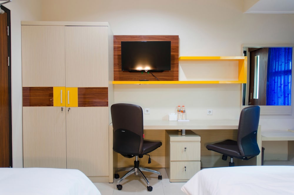 Makati Hotel Cibitung 44/52