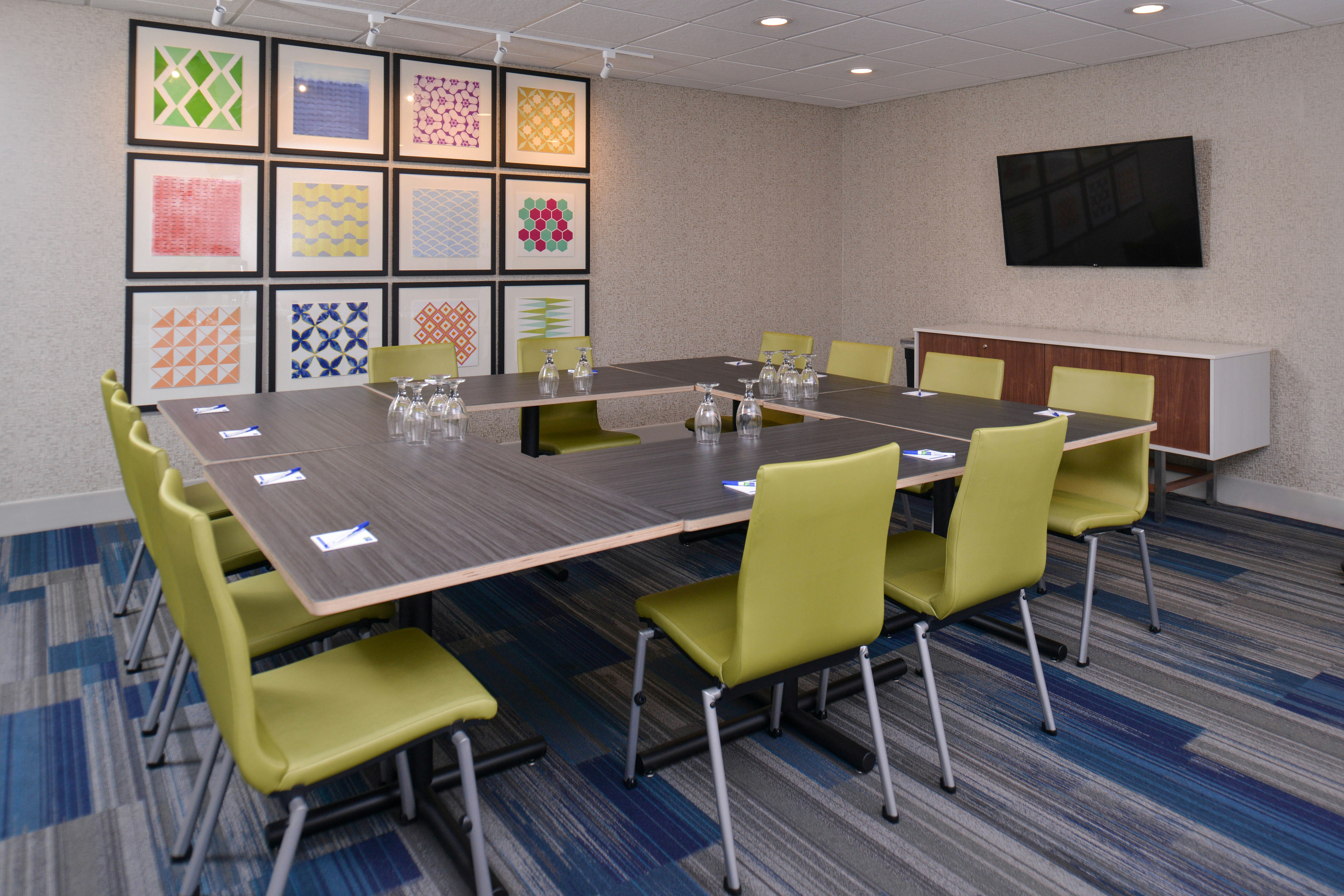 Holiday Inn Express Hotel Suites Stevens Point 51/57