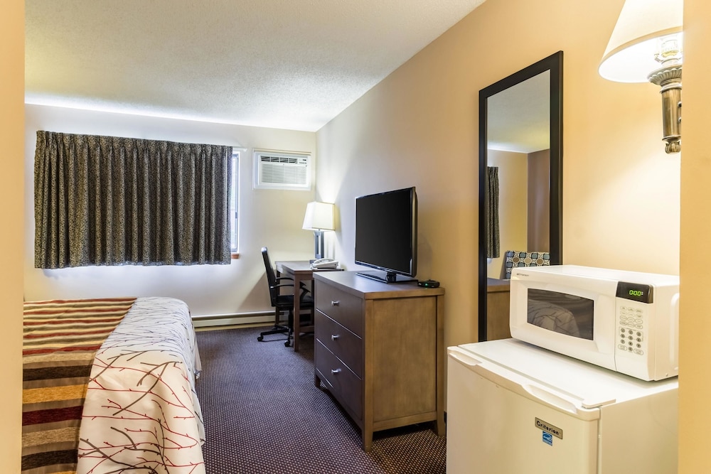 Rodeway Inn Red Wing, MN 25/44