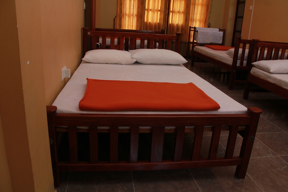 Anura Guest Inn 22/40
