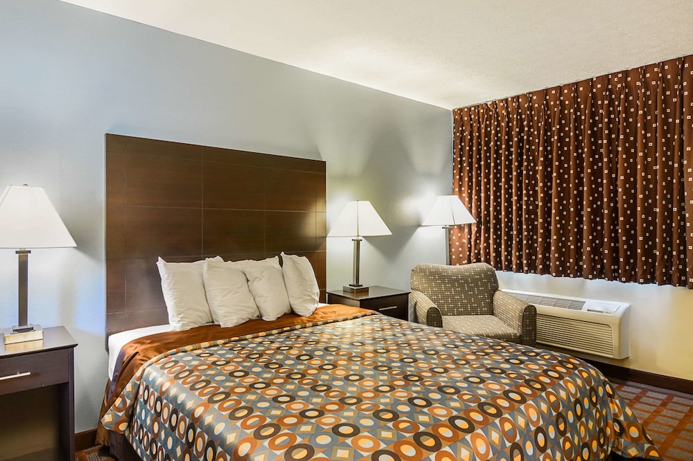 Econo Lodge Woodstock Shenandoah Valley I 81 10/30